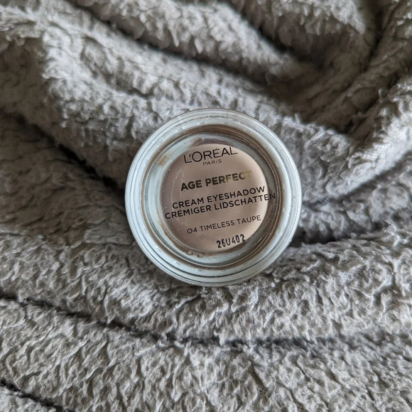 L'Oreal Paris  age perfect cream eyeshadow - Picture 4 of 6